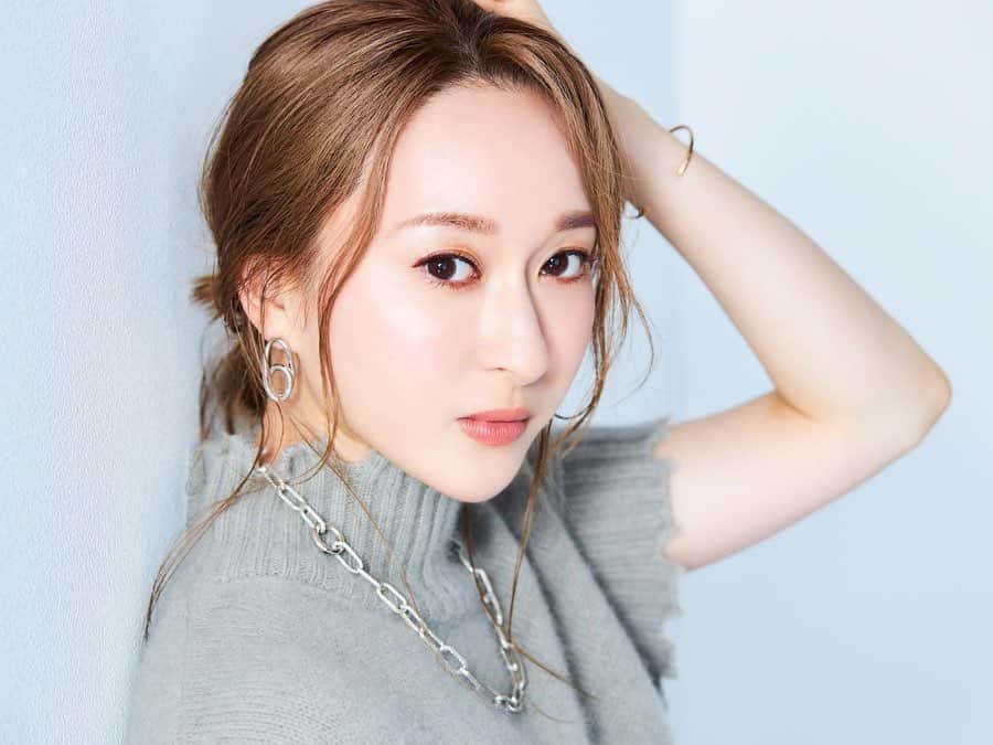 有沙瞳のインスタグラム：「おはよう御座います😌 ⁡ 美的のメイク記事が公開されております𖧷  https://www.biteki.com/make-up/make-up-face-catalog/1736213 ⁡ 是非見ていただけたら嬉しいです♪ ⁡ そして11月の今頃には 宝塚では卒業して初めての ティーパーティー？ みたいな会を開催する予定です♥笑 大好きな、大切な皆様とお会いできること、 心から楽しみにしておりますので どうぞ宜しくお願い致します✽ ⁡ 今日も素敵な一日となりますように⁎⁎⁎ ⁡ ⁡ #美的 #メイク #宝塚」