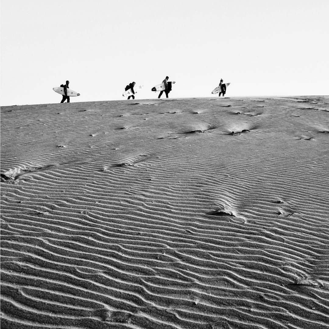 BILLABONG WOMENSのインスタグラム：「📍 Somewhere in the Sahara. Watch the film, link in bio. #BillabongAdventureDivison」