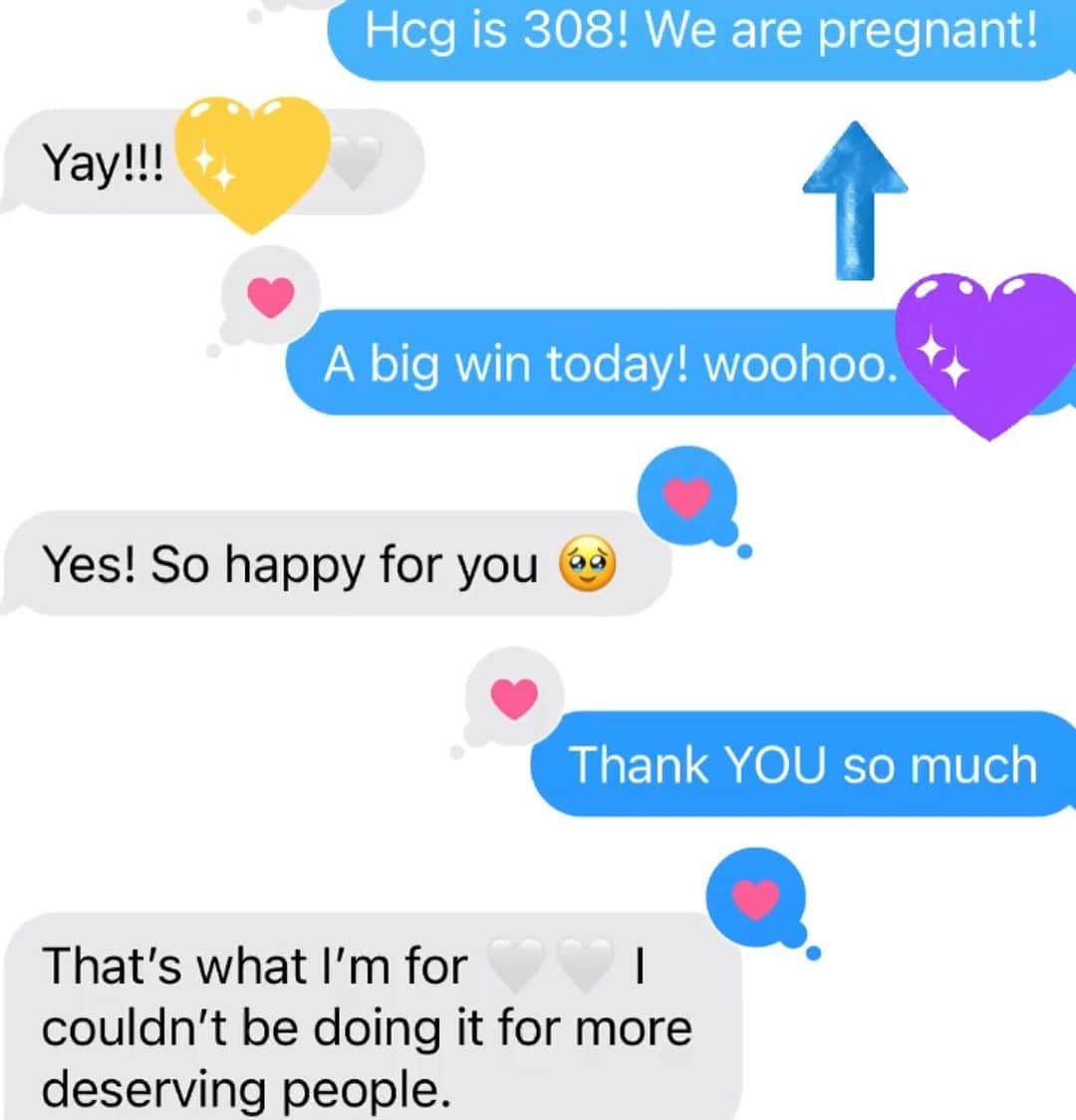 タラ・リピンスキーのインスタグラム：「Little snapshots of life from transfer to positive pregnancy test with our surrogate.   A little on how it felt meeting Mikayla and starting the process of surrogacy. There was an immediate connection and bond between us, one I just didn’t expect to feel so strongly. Two peas in a pod type of feeling…teammates on the deepest level.   1. Mikayla and I rejoicing over that first hcg pregnancy level!   2. Both of us staring at these pregnancy sticks looking for that line progression.   3. Texting with Mikayla while working and waiting for the official news. The relief of looking at these beauties of two pink lines.   4. Mikayla and I texting- the way we were able to find ways to support one another was so special to me.   5. @drkellybaek pulled out the big guns with her lucky pink crystal for this transfer  6. Checking out @toddkap and my embryo on the screen for the first time since it thawed. Me anxiously asking how it looked.   7. Our embryo that was transferred.   #fertility #infertility #surrogacy #ivf #ivfjourney #infertilitysupport #infertiltyjourney #surrogate」