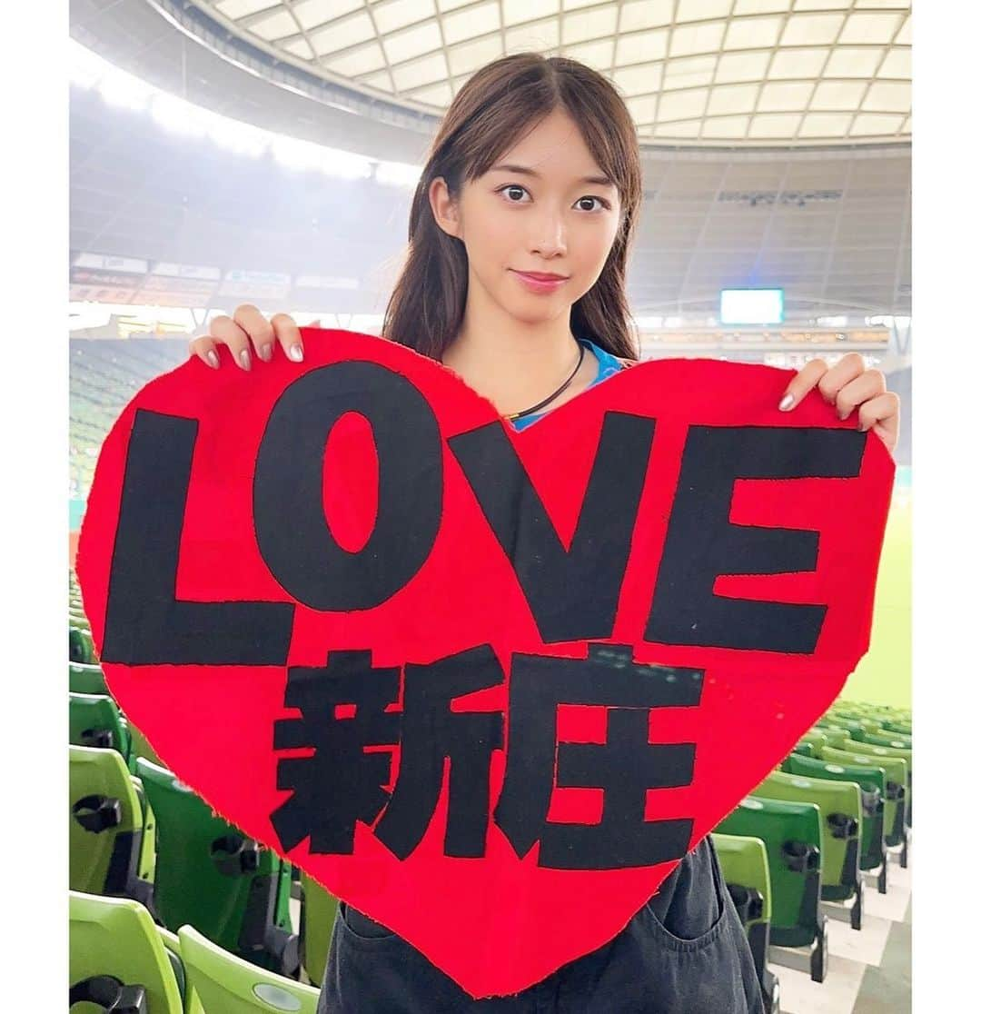 牧野真莉愛さんのインスタグラム写真 - (牧野真莉愛Instagram)「♡ ♡ ⚾️2023パ・リーグ公式戦⚾️ 埼玉西武ライオンズVS.北海道日本ハムファイターズ 2023.9.20🐰ベルーナドーム 🐻🐻🐿🦊 うちの試合行きました💖応援❣️❣️❣️ 🎀 ポンちゃんに会いました🐻‍ ｢I'm Maria.｣ ｢Nice to meet you, Maria.｣ ＆ ごーくん目の前どきどき💗💗💗💗💗💗💗練習中 🎀 🌻木村文紀選手🌻 あの太陽に もう一度咲かせたいよ 強い風にも負けない ひまわり🌻 🐻‍🐻‍🐿🦊 LOVE❤️新庄 つづく🐰“まりブロ”みてね※プロフィールから飛んでね💕 ♡ ♡  #LOVE新庄 ❤️ #北海道日本ハムファイターズ 🐻‍🐻‍🐿🦊 #lovefighters  #モーニング娘23 #牧野真莉愛」9月21日 0時44分 - maria_makino.official