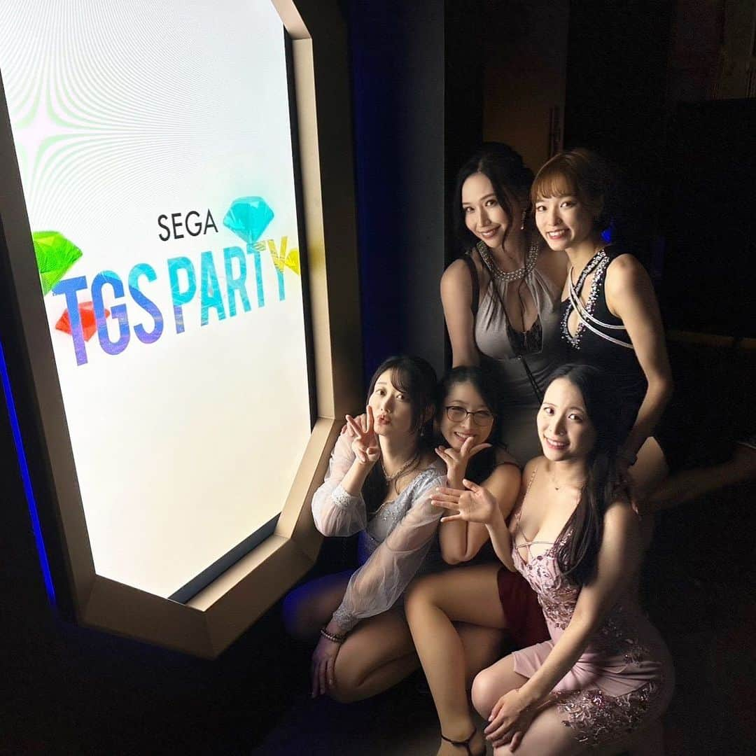 佐山愛さんのインスタグラム写真 - (佐山愛Instagram)「❤︎  #segatgsparty2023 #龍が如く7外伝   生キャバ嬢のみんなと、日本だけでなく海外のメディア&インフルエンサーの皆様をお迎えしてたくさんセッションしてきました🫶  龍が如くの生キャバ嬢オーディションに合格したことで、こんな風に特別な経験をたくさんさせていただいて本当に感謝🥹  明日からのTGSも楽しみすぎるーーー！！  4日間、SEGAのメインステージとフォトスポットに登場するので、みなさんリアル生キャバ嬢たちに会いに来てください❤️」9月21日 0時54分 - ai_sayama0108