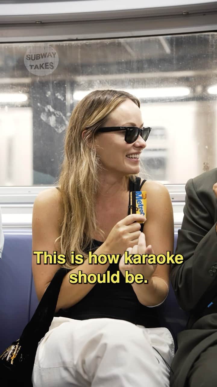 オリヴィア・ワイルドのインスタグラム：「Episode 53: Good singers ruin karaoke for the rest of us (feat @oliviawilde)  🎤 @kareem 🎥 @anthonydimieri and @willemholzer  Edit: @anthonydimieri   #nyc #newyorkcity #podcast #subway #hottakes #interview #conversations #nycsubway #subwaytakes #karaoke #oliviawilde #singing #karaokenight」