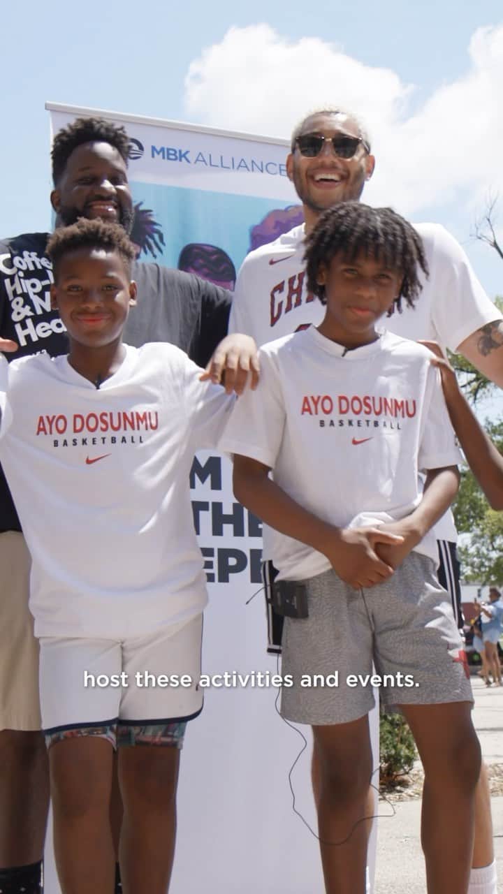 のインスタグラム：「The @MBK_Alliance recently awarded grants to 33 organizations in Chicago that are working to lift up and empower young boys and men of color. They’ve been doing some inspiring work.   Take a look at what they’ve been up to this summer:」