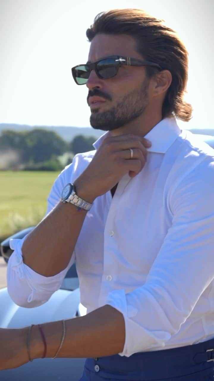 Mariano Di Vaioのインスタグラム：「Stay classy  W @astonmartin ⛳️ adv #travel #golf #letsgogolfing」