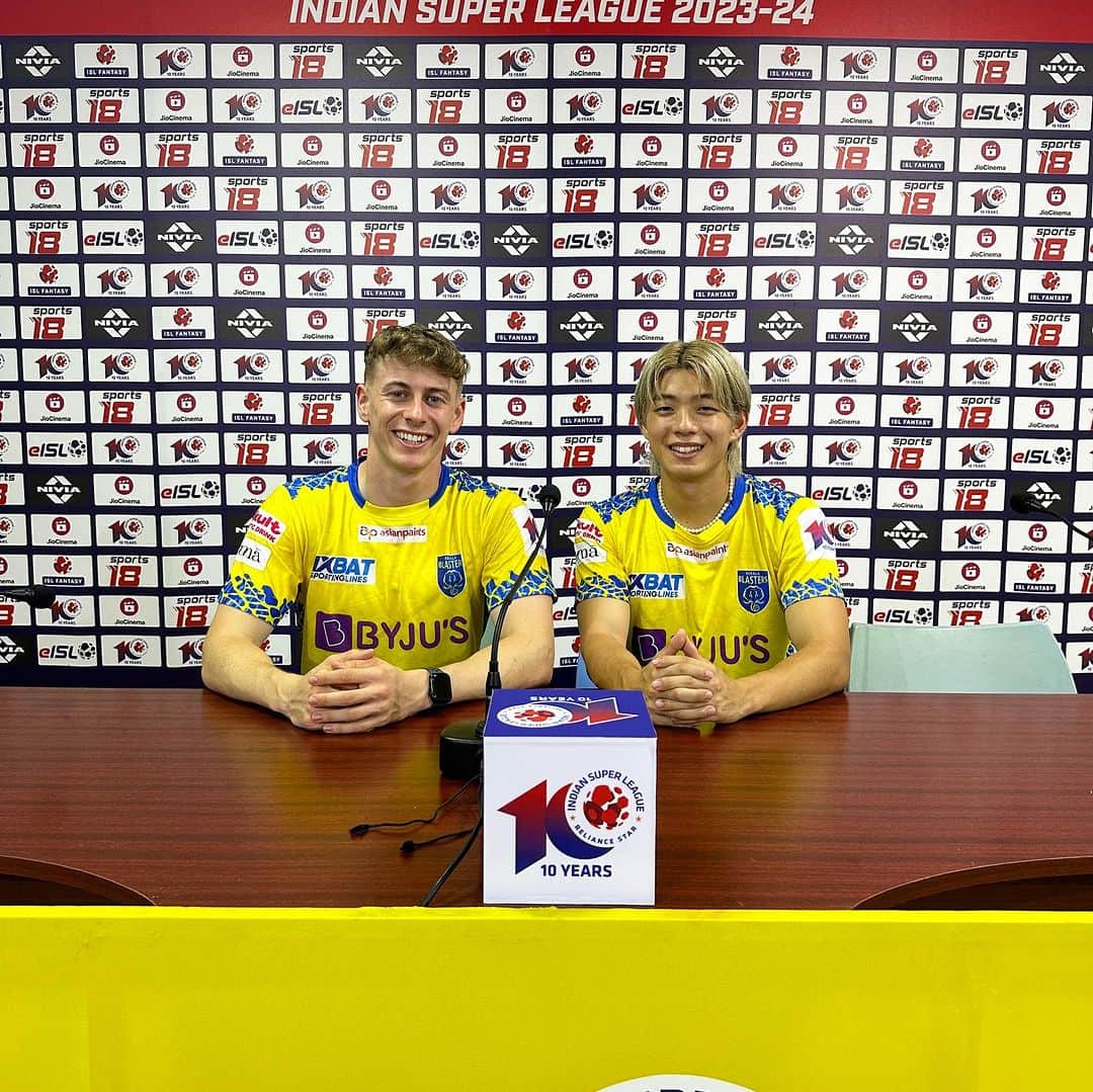 のインスタグラム：「Are you ready??💛💙  #keralablasters #kbfc #kbfcmanjappada #kbfcfans」