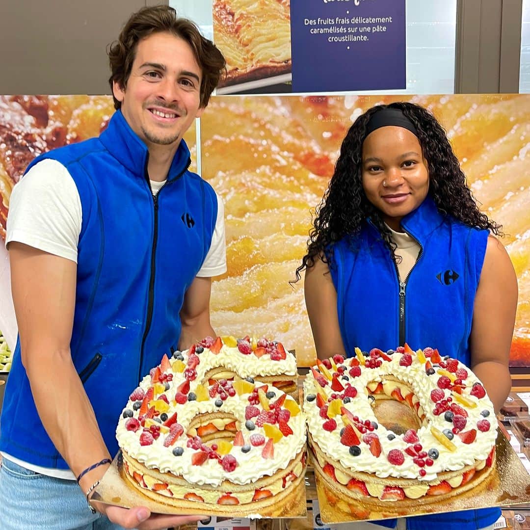 Carrefour Franceのインスタグラム：「RÉGALEZ-VOUS ! 🎂   Retrouvez notre délicieuse offre pour l’achat de plusieurs number cakes de même taille, réalisés par nos pâtissiers, dans vos hypermarchés participants.  Cerise sur le gâteau : l’offre est valable jusqu’au 30/09 ! Nous, on a déjà craqué pour fêter nos 60 ans 🥳  #carrefour #gateau #numbercake #bonplan #pâtisserie #anniversaire」