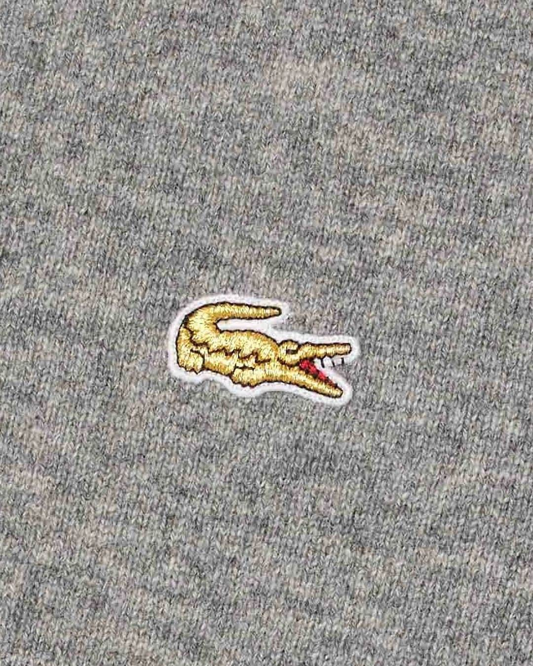 Lacosteさんのインスタグラム写真 - (LacosteInstagram)「Teaming up with @commedesgarcons to create a unique selection of garments. This collection showcases the emblematic crocodile of #Lacoste as a print or embroidered patch, in green or gold. 🤝   Available in store now at Lacoste flagships in Paris, London, Rome and Milan and on September 27th in New York City and Tokyo.  #LacostexCommeDesGarçons」9月21日 1時00分 - lacoste