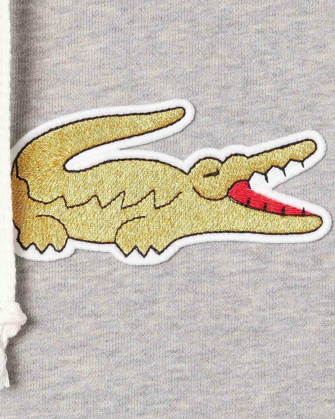 Lacosteさんのインスタグラム写真 - (LacosteInstagram)「Teaming up with @commedesgarcons to create a unique selection of garments. This collection showcases the emblematic crocodile of #Lacoste as a print or embroidered patch, in green or gold. 🤝   Available in store now at Lacoste flagships in Paris, London, Rome and Milan and on September 27th in New York City and Tokyo.  #LacostexCommeDesGarçons」9月21日 1時00分 - lacoste