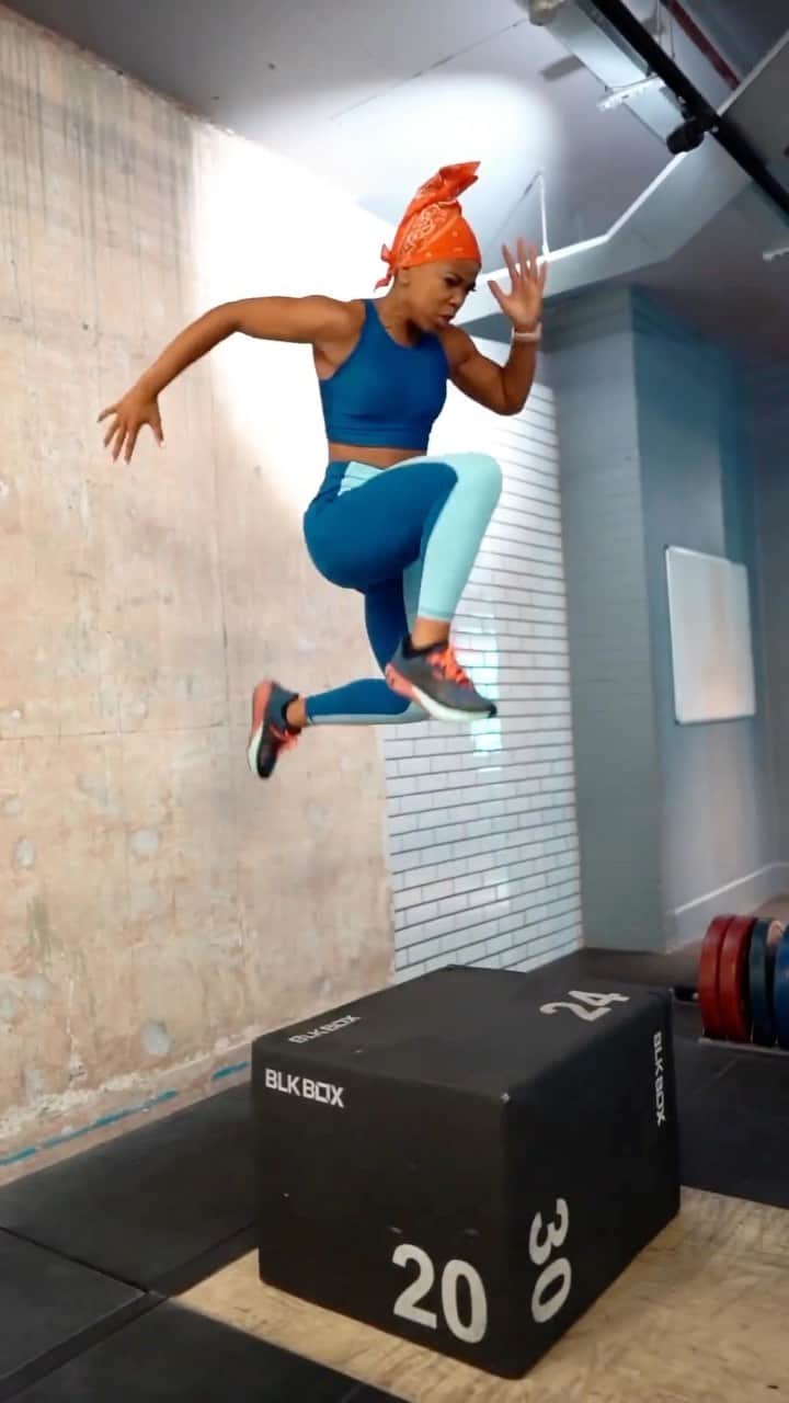 Under Armourのインスタグラム：「Are you taking on @angonxo’s box jump challenge? 🤯」