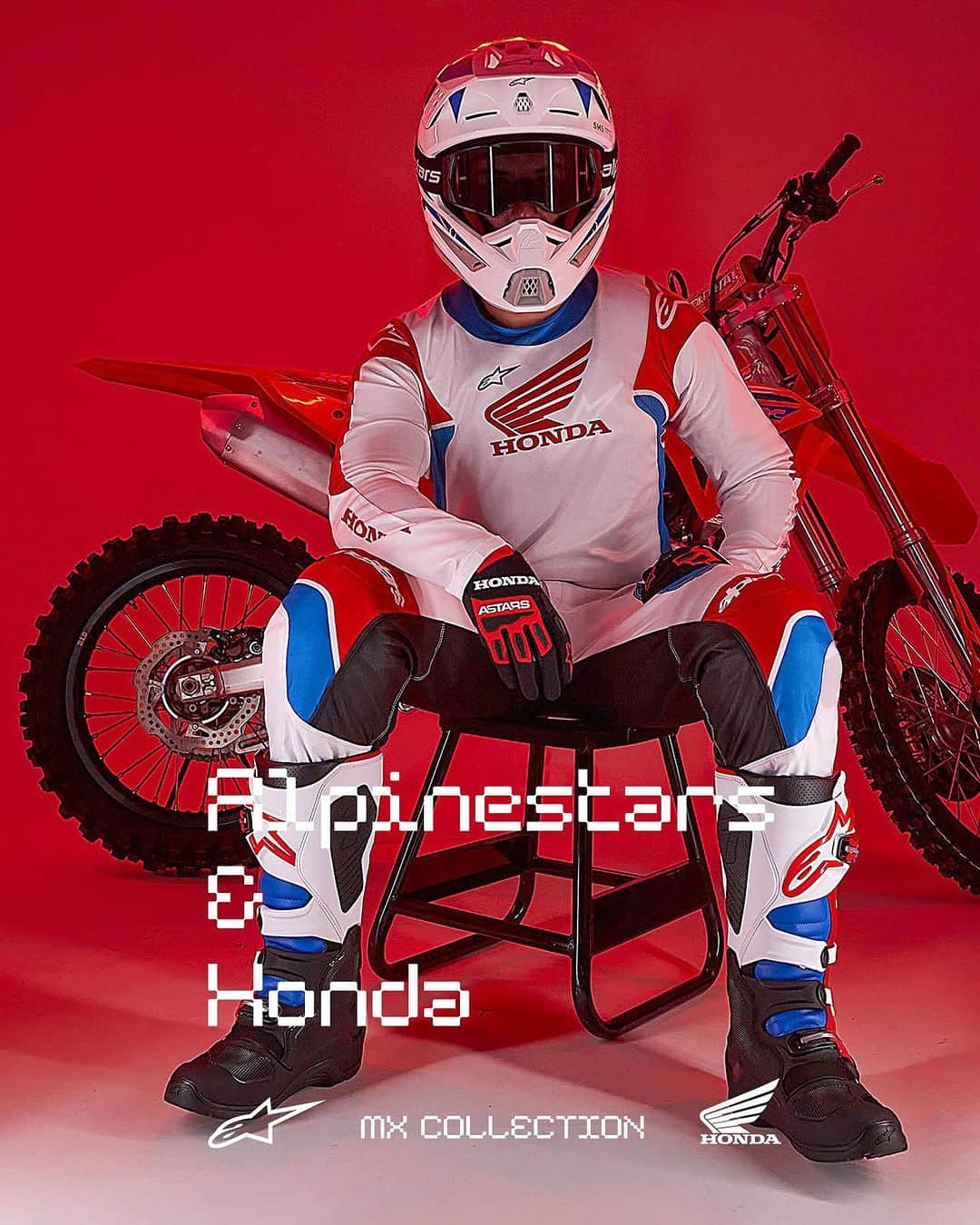 Honda Powersports USさんのインスタグラム写真 - (Honda Powersports USInstagram)「Alpinestars x Honda 👀🔥 Born from the long-standing global partnership between Alpinestars and Honda, encompassing MotoGP, Motocross & Supercross, Trials, and World Rally Championships, we’re proud to introduce our all-new MX24 Honda collection 👊🏼」9月21日 1時10分 - honda_powersports_us