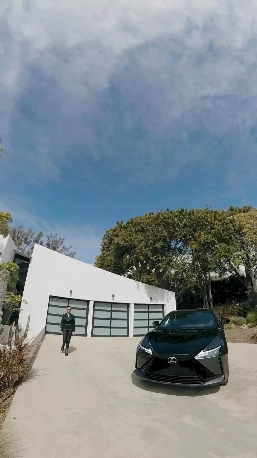 のインスタグラム：「Quick spin. #LexusRZ  *Limited availability」