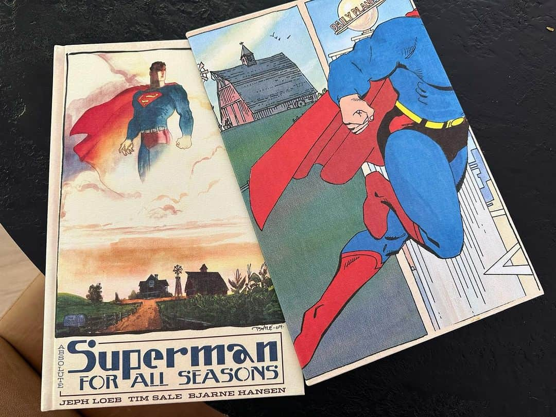 ジェームズ・ガンのインスタグラム：「Just received this stunningly gorgeous Absolute edition of Superman for All Seasons, one of my favorite Superman stories & a huge influence on Legacy (& a strangely perfect bookend with All-Star Superman). The late, great Tim Sales artwork & Bjarne Hansen’s watercolor work have never looked better - nor have Clark & Ma & Pa. Jeph Loeb’s elegant, confident story still sings.」