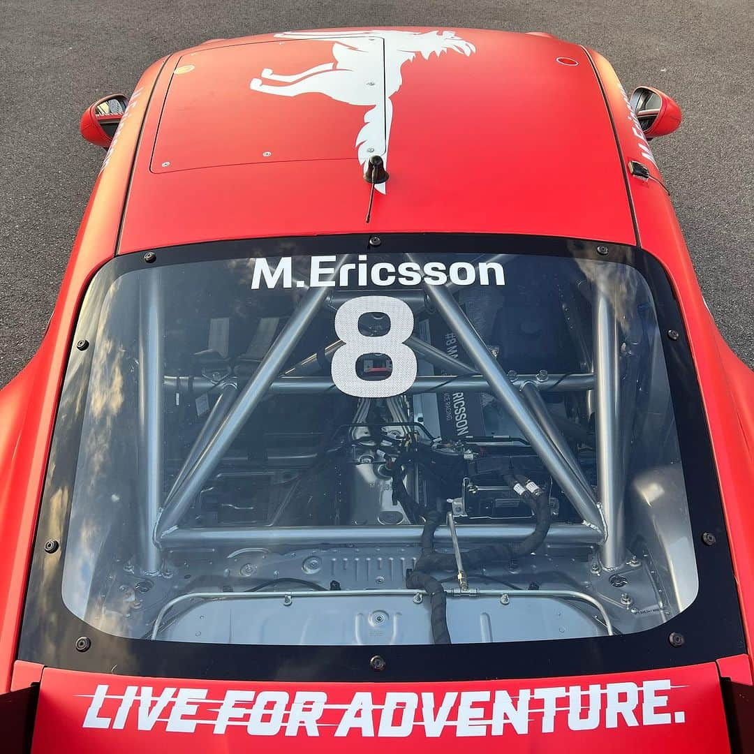 マーカス・エリクソンさんのインスタグラム写真 - (マーカス・エリクソンInstagram)「Ready to go 🤩💯. Test day tomorrow, then practice + qualifying Friday followed by 2 races on Saturday! Bring it on! #ME8 @carreracupscandinavia @huski_chocolate」9月21日 1時34分 - ericsson_marcus