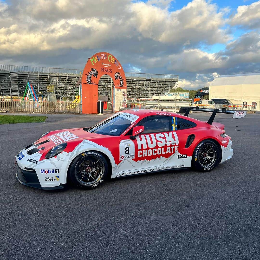 マーカス・エリクソンのインスタグラム：「Ready to go 🤩💯. Test day tomorrow, then practice + qualifying Friday followed by 2 races on Saturday! Bring it on! #ME8 @carreracupscandinavia @huski_chocolate」