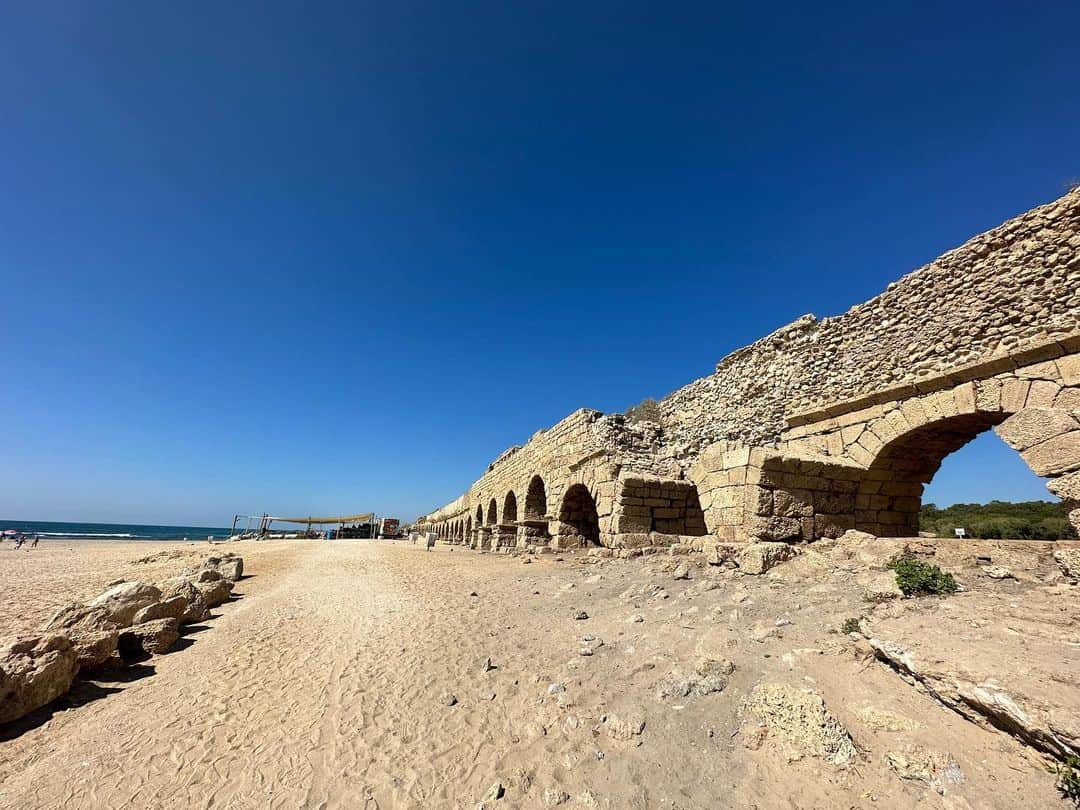 バズーカ岡田（岡田隆）さんのインスタグラム写真 - (バズーカ岡田（岡田隆）Instagram)「Caesarea Maritima. An ancient and medieval port city.  #israel」9月21日 1時48分 - bazooka_okada_takashi