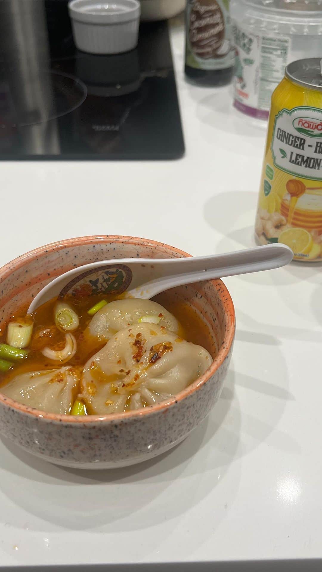 LunchMoney Lewisのインスタグラム：「New Lunch ? 👋🏾」