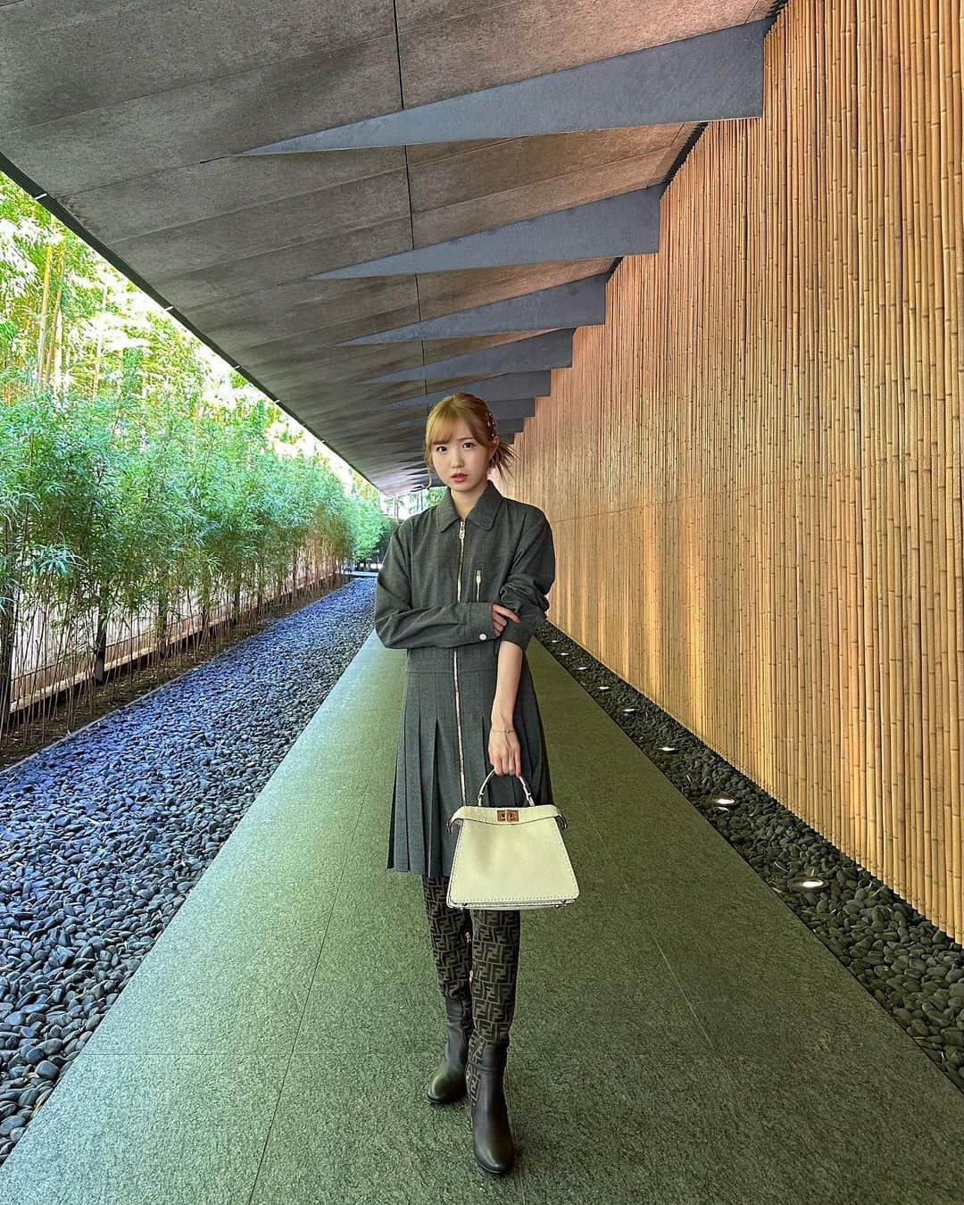 本田仁美さんのインスタグラム写真 - (本田仁美Instagram)「.  FENDI SS24 Showが本日9月20日(水)21時からfendi.comでライブ配信されます🪄   2024年春夏アイテムがいち早く見られます🪡  とってもたのしみ☺︎  @fendi #FendiSS24 #PR」9月20日 17時17分 - 10_hitomi_06