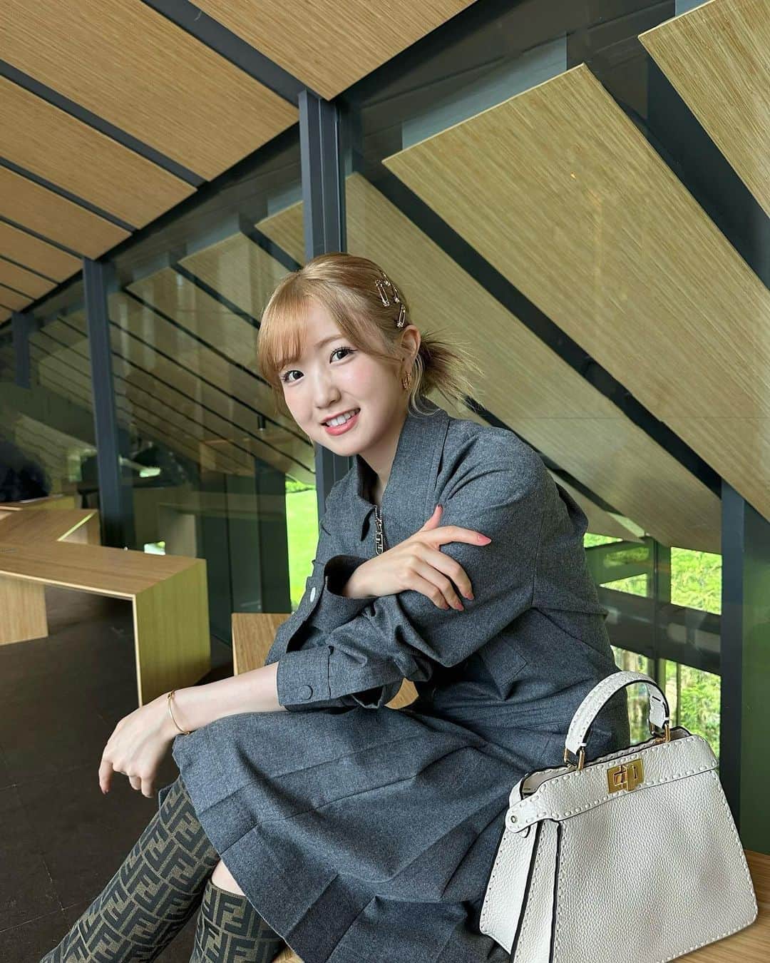 本田仁美さんのインスタグラム写真 - (本田仁美Instagram)「.  FENDI SS24 Showが本日9月20日(水)21時からfendi.comでライブ配信されます🪄   2024年春夏アイテムがいち早く見られます🪡  とってもたのしみ☺︎  @fendi #FendiSS24 #PR」9月20日 17時17分 - 10_hitomi_06