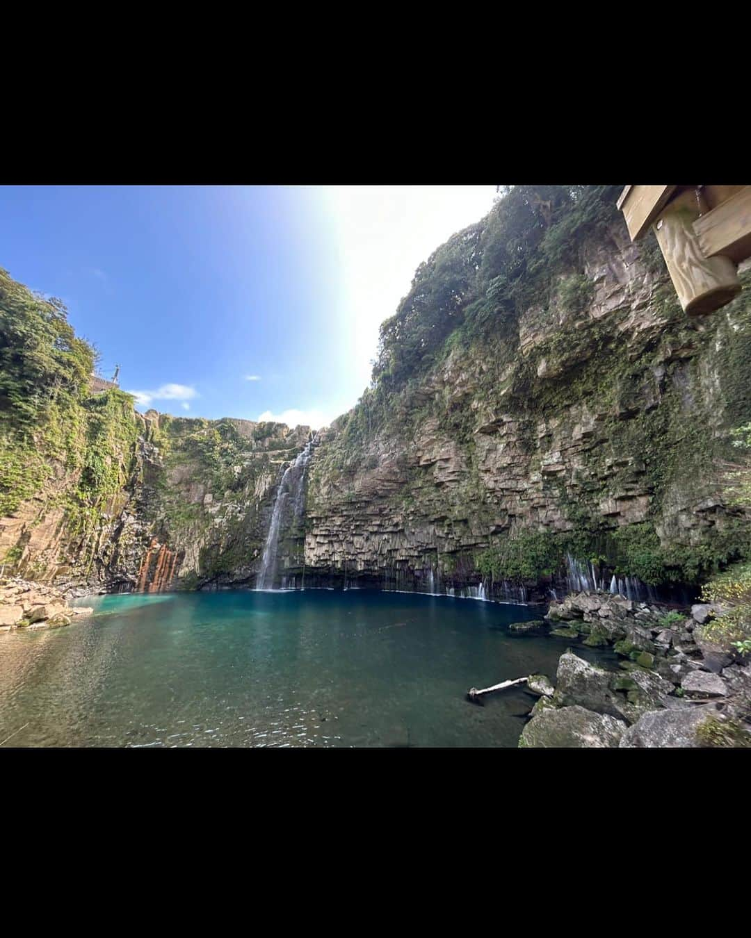 高橋大輔のインスタグラム：「九州ノープラン旅行 滝シリーズ 雄川の滝、曽木の滝、桜滝 最近めちゃくちゃ滝見てるw  #鹿児島 #大分 #雄川の滝  #曽木の滝 #桜滝」