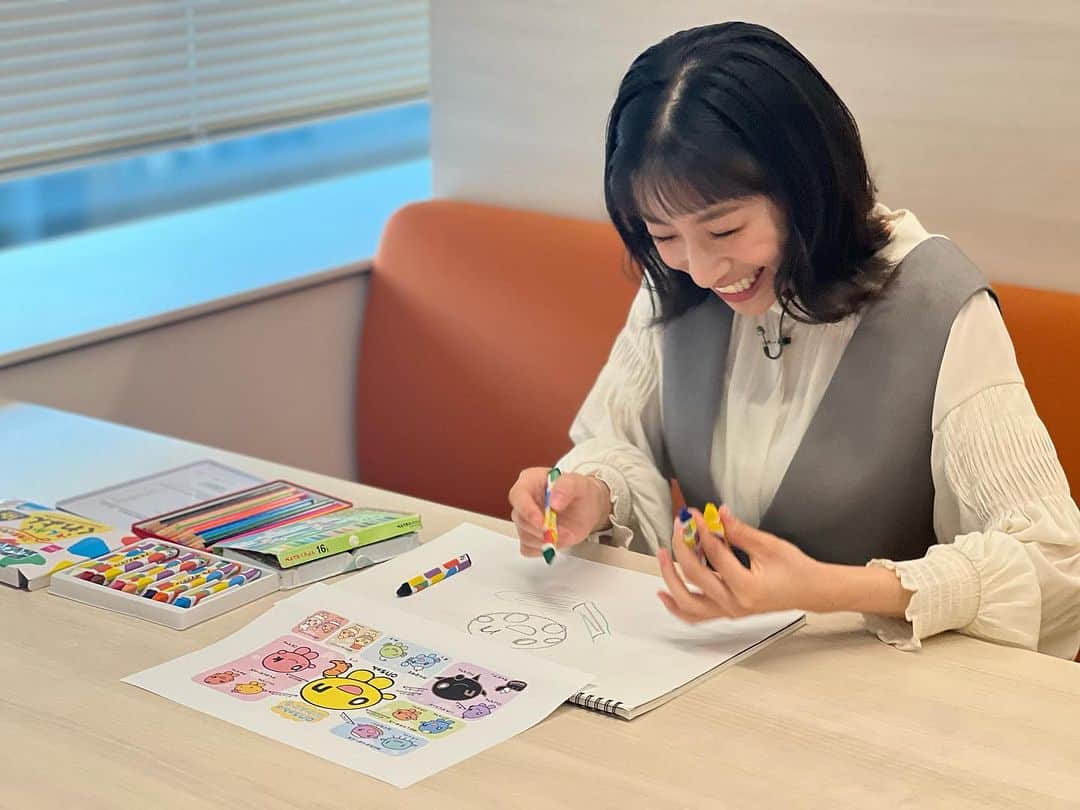 HTB「公式イチオシ！」のインスタグラム：「【みんなが描いた"onちゃん"大募集！】  唯菜アナのonちゃん…すごい👏 読書にハマっているonちゃんをイメージ！  子どもから大人まで、みなさんが描いた onちゃんの絵・イラストを大募集します！！ サイズや書式は問いません。 尚、採用された作品は「イチオシ‼」での放送のほか 公式SNSなどでご紹介させていただきます。 たくさんのご応募お待ちしています！！  -------------------------------------- 〒060-8406  札幌市中央区北1条西1丁目6番地 北海道テレビ放送株式会社 「イチオシ!! "onちゃん"」係  【下記の内容を明記した上でご応募下さい】 ■氏名　■ペンネーム　■年齢 ■住所　■電話番号 ■メールアドレス ■作品のポイント ■番組へのメッセージ  ★作品を写真で撮ってお送りいただいてもOKです！ 　onちゃんアプリ「送る・参加する」→「応募する」 　→「みんなが描いた“onちゃん”大募集！」がご応募下さい （スマートフォンで撮影する場合は、可能な限り横向きでお願いします） -------------------------------------- ※個人情報は放送にかかわる業務以外では使用いたしません。 ※作品の返却はいたしかねますので、あらかじめご了承下さい。」