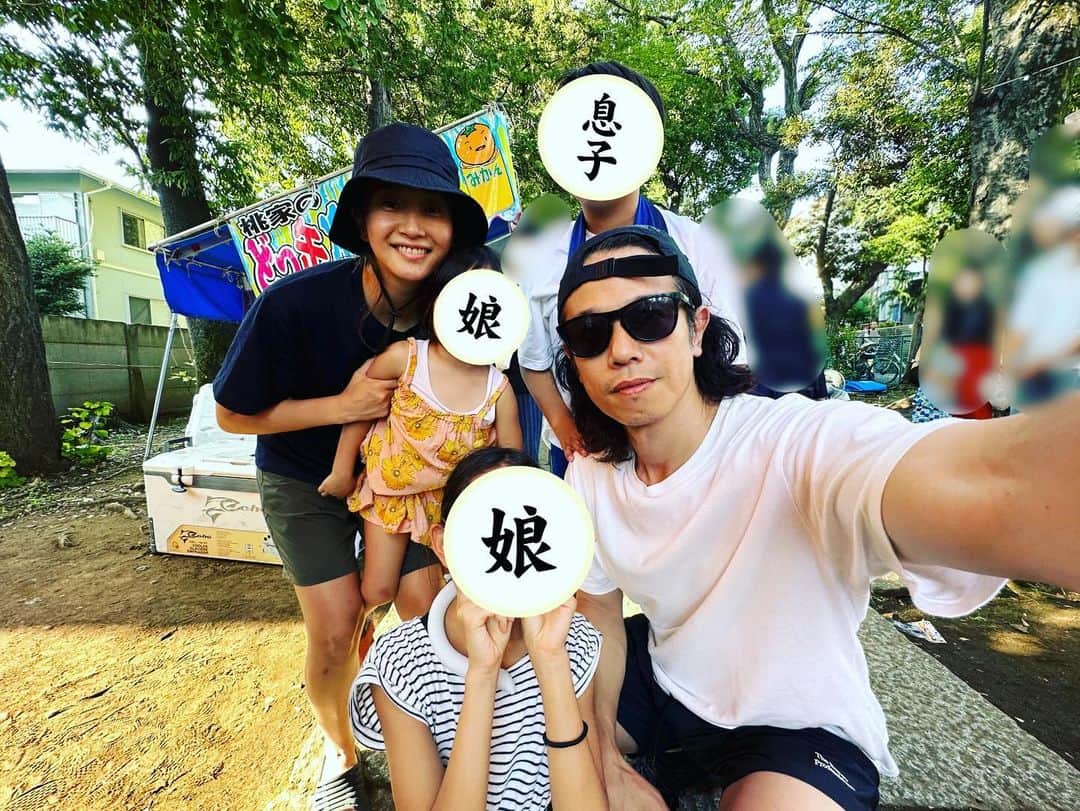 のインスタグラム：「家族5人でお祭りも良いもんだ。」