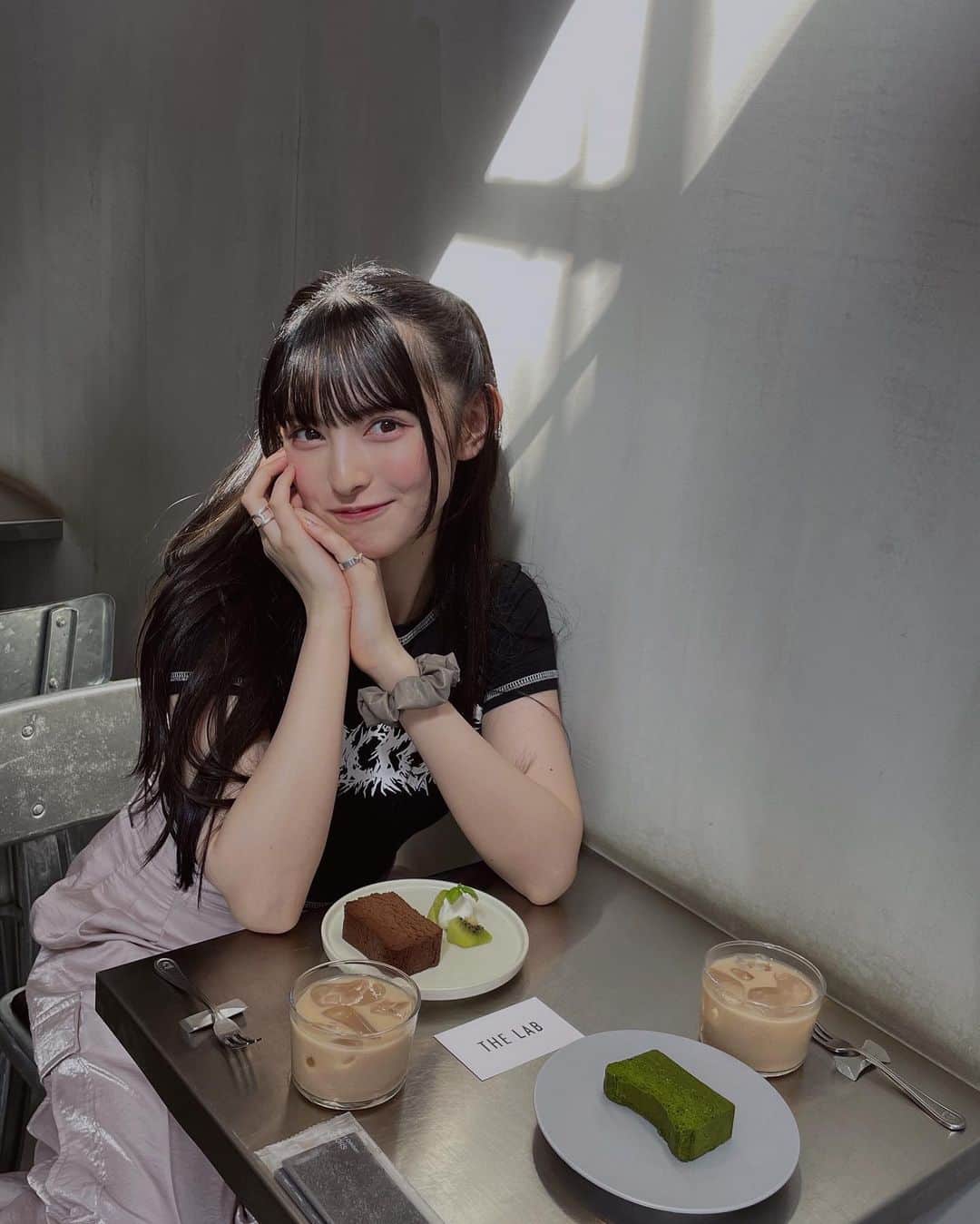 のインスタグラム：「‪‪❤︎‬  美味しいものを共有できるのっていいよね🫶🏻  #チャイ #抹茶 #cocoa #sweets #菅田愛貴」