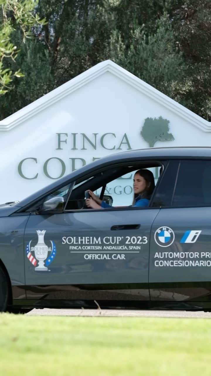 ベレン・モゾのインスタグラム：「BMW: el coche oficial de la #SolheimCup2023. La elegancia y potencia que conducen al éxito. 🚗🏆 ¿Listos para a acompañar a Belén a vivir la mejor Solheim Cup de la historia?   ¡Comparte tu entusiasmo en los comentarios! ⛳   #BMW #FincaCortesin #CostaDelSol #VamosGirls」