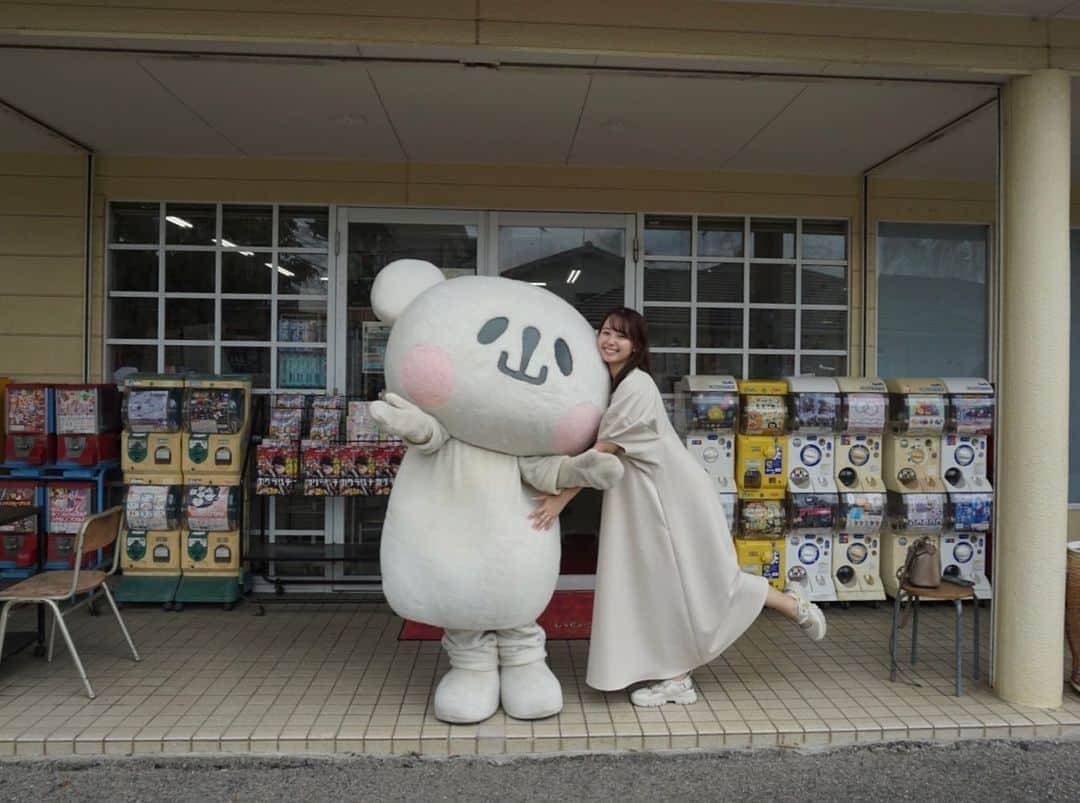 小池里奈さんのインスタグラム写真 - (小池里奈Instagram)「やっと会えた！  わたしの故郷、栃木県小山市のマスコットキャラクター！ 開運★おやまくま+｡:.ﾟヽ(*´山`)ﾉﾟ.:｡+ﾟ  かわいい…🥺 動きがいちいち可愛い…🥹  癒されたぁ🐻‍❄️💓  なんだか今日も不思議な天気ですね☁️ 皆さまいろいろと気をつけてくださいね🙋‍♀️  #ゆるキャラ  #おやまくま  #栃木県  #小山市」9月20日 17時41分 - koike_rina_93