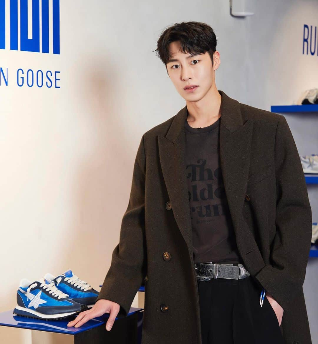 イ・ジェウクさんのインスタグラム写真 - (イ・ジェウクInstagram)「GOLDEN GOOSE🌟  #광고 #GoldenGoose #골든구스 #RunAfterYourDreams #골든구스마라톤 #골든구스마라톤팝업」9月20日 17時41分 - jxxvvxxk