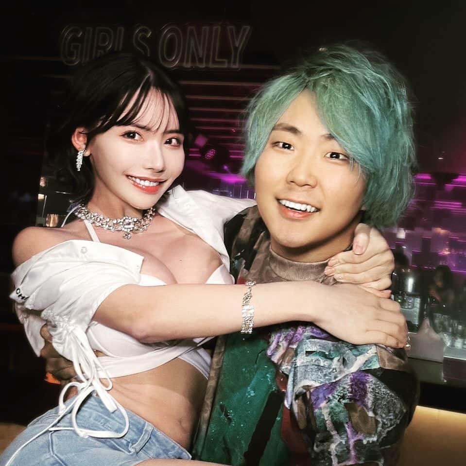 チバニャンのインスタグラム：「深田えいみちゃんのDJデビュー応援してました！マジでナイスでした！」
