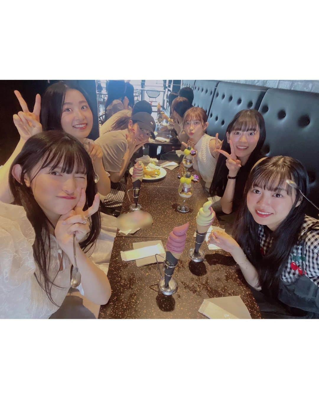 辻野かなみさんのインスタグラム写真 - (辻野かなみInstagram)「❤︎  ⁡ 💎INITIAL Nakameguro🍇 ⁡ メンバーみんなで空き時間にカフェへ✨ ⁡ シャインマスカットのパフェ！ 色んな食感や味を楽しめて美味しすぎた🥰 ⁡ そして、プライベート初の全員でカラオケへ🎤笑 めっちゃ笑ったな😂 そのエピソードは、またどこかで！笑 ⁡ ⁡ #INITIALNakameguro #カフェ  #中目黒 #辻野かなみ　#かなみん　 #超ときめき宣伝部　#超とき宣 #𝗂𝗇𝗌𝗍𝖺𝗀𝗈𝗈𝖽 #𝗂𝗇𝗌𝗍𝖺𝗅𝗂𝗄𝖾 #𝖿𝗈𝗅𝗅𝗈𝗐𝗆𝖾 #𝗅𝗈𝗏𝖾 #데일리룩　#데일리룩코디　#패션	#오오티디 #데일리　#좋아요　#팔로우」9月20日 17時59分 - kanami_tsujino_official