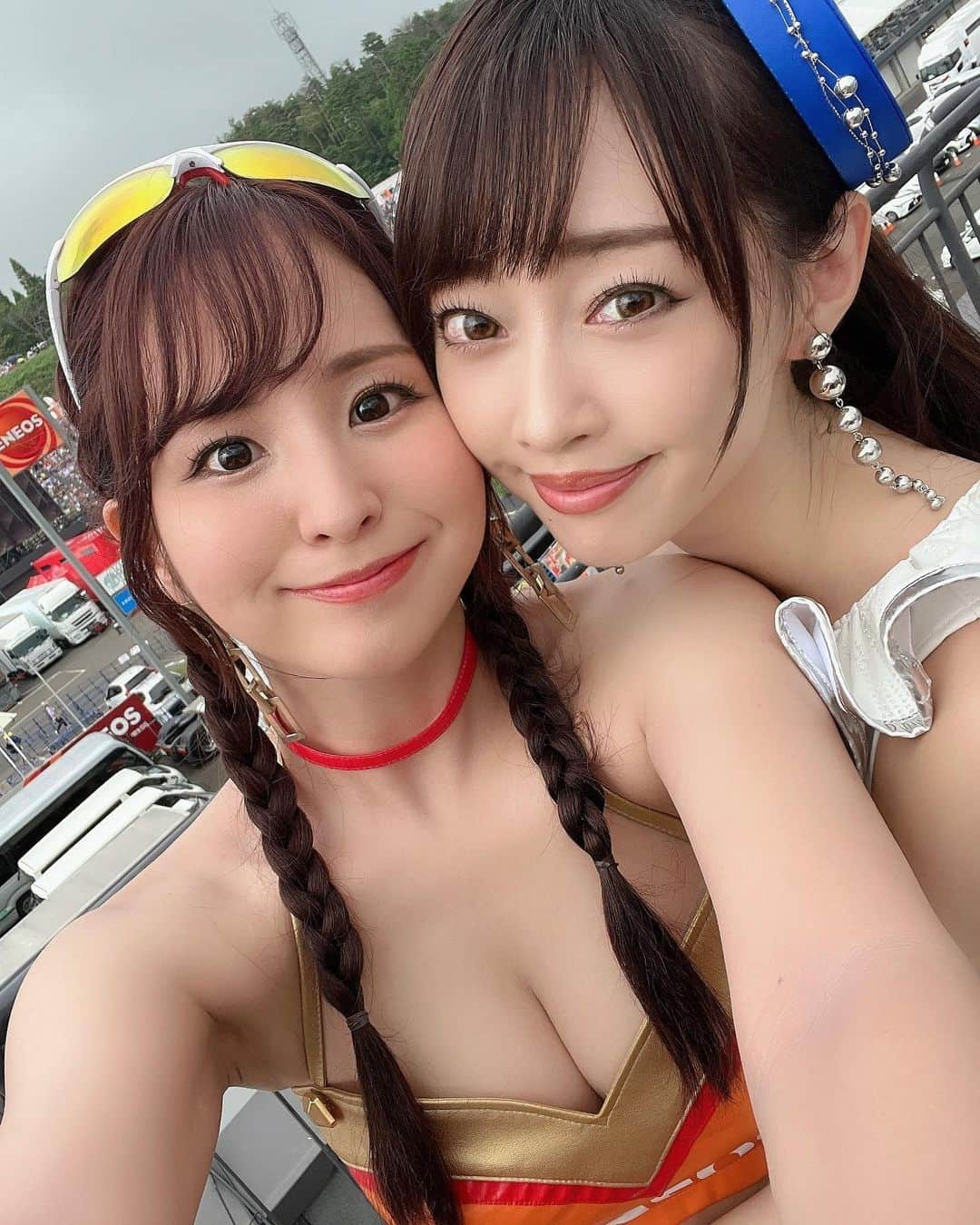 安田七奈のインスタグラム：「さくちゃ🌸🍵 うちらイースマのお局さんだね🫶  #安田七奈 #なーちゃ #レースクイーン #rq #ラウンドガール #グラビア #グラビアアイドル #グラドル #インスタグラビア#美乳 #水着 #ビキニ #ムチムチ #むちむち #セクシー #セクシー美女 #followme #japanese #japanesegirl #instagood #instalike #photooftheday #팔로우 #얼스타그램 #粉我 #非常好 ⠀ ⠀」