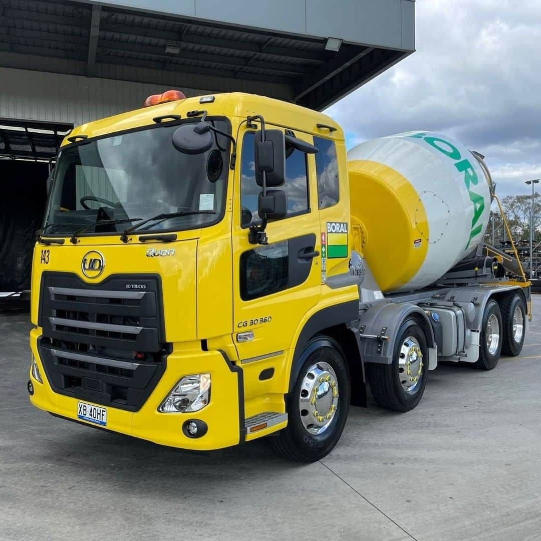 ＵＤトラックスさんのインスタグラム写真 - (ＵＤトラックスInstagram)「English follows Japanese オーストラリアで活躍する力強くかっこいいとクオンとクローナーをご紹介します。私たちのトラックが、世界中でお客様のサポートをしている姿を見るのはとても嬉しいことです。  Introducing the powerful Quon and Croner at work in Australia. Another example of how our trucks are supporting customer operations all over the world.  #udtrucks #udトラックス #quon #クオン #croner #クローナー #udtrucksaustralia #udトラックスオーストラリア #truck #トラック #trailer #トレーラー」9月20日 18時11分 - udtrucksjp