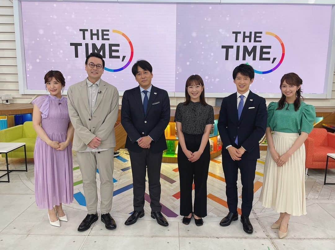 糸永有希のインスタグラム：「先週お邪魔しました🐥 あすは熊本から中継をお届けします！！  #RKK#TBS 系列  #熊本放送#3ch  @thetime_tbs   出演者の皆さんと📷  @sasakimaine 佐々木舞音アナ🙂💕 ご家族が #水曜だけど土曜の番組 を見てくださっていると 声をかけてくれました！ 嬉しいご縁です🐻」