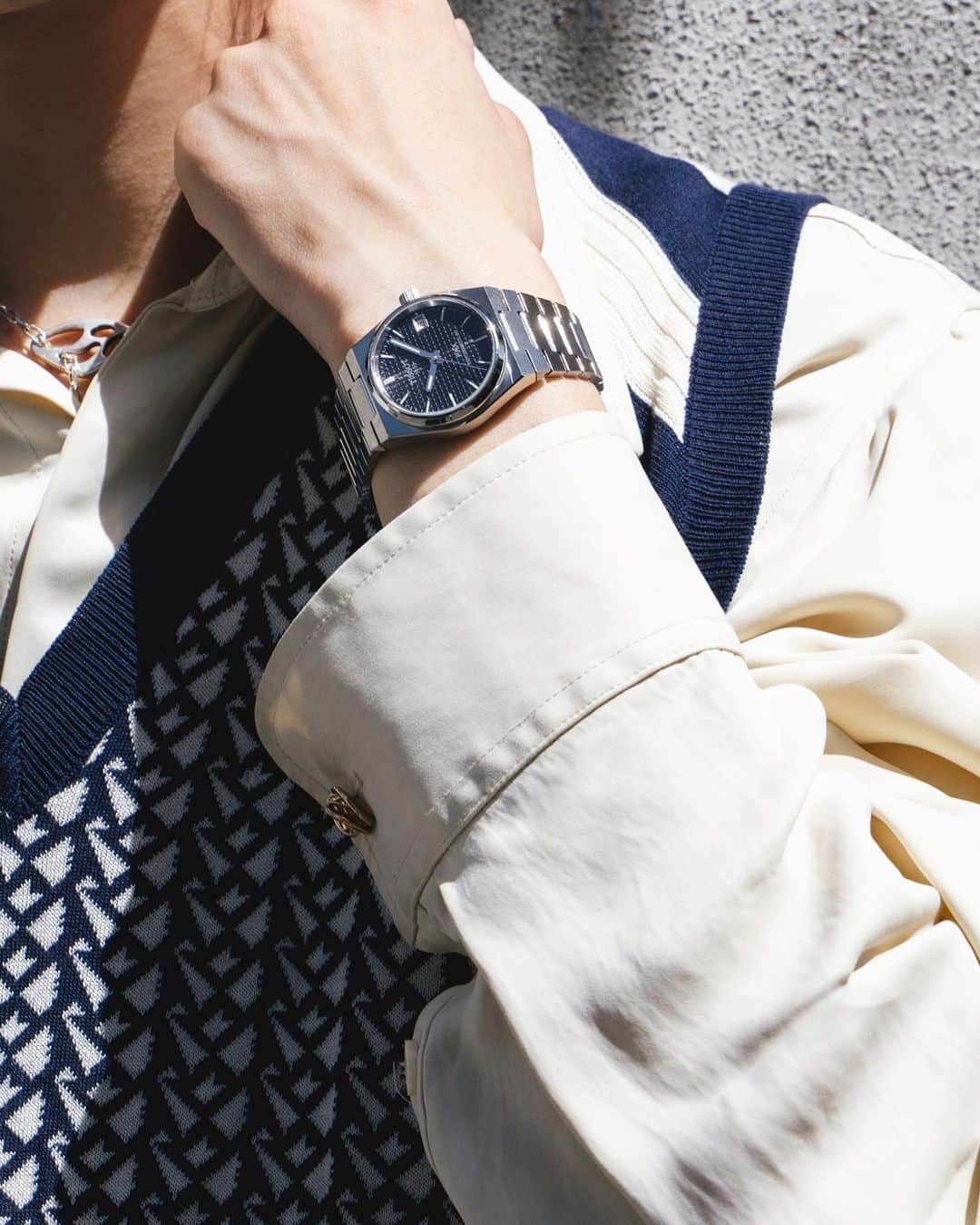 深水光太さんのインスタグラム写真 - (深水光太Instagram)「ウォッチ ティソ PRX 35mm パワーマティック 80 ブラック 大人な雰囲気がプラスされるTISSOTの腕時計はヴィンテージとモダンな機能性が魅力的です。  @drop_tokyo  @tissot_official  #TISSOT #ティソ #prx」9月20日 18時23分 - koutafukami