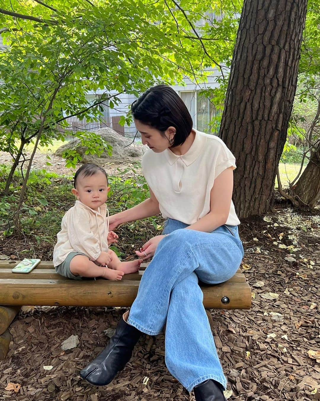 mai saitoさんのインスタグラム写真 - (mai saitoInstagram)「パパがお休みを取ってくれたので、1泊2日で山梨県のリゾナーレ八ヶ岳に行ってきました🌾  プールがとにかく大きくて、暖くんも楽しそうにはしゃいでくれてて良かった♡  事前にお伝えしてたのもあってか、おしり拭きやベビーソープ、おもちゃまで用意してくれててびっくり😳👏🏻  無料で利用できる託児所もあって、久々に夫婦でディナーを楽しめたのも最高でした〜😭  パパありがとう♡  #子連れ旅行 #リゾナーレ八ヶ岳  #星野リゾート八ヶ岳  #リゾナーレ八ヶ岳プール」9月20日 18時24分 - maimai__213