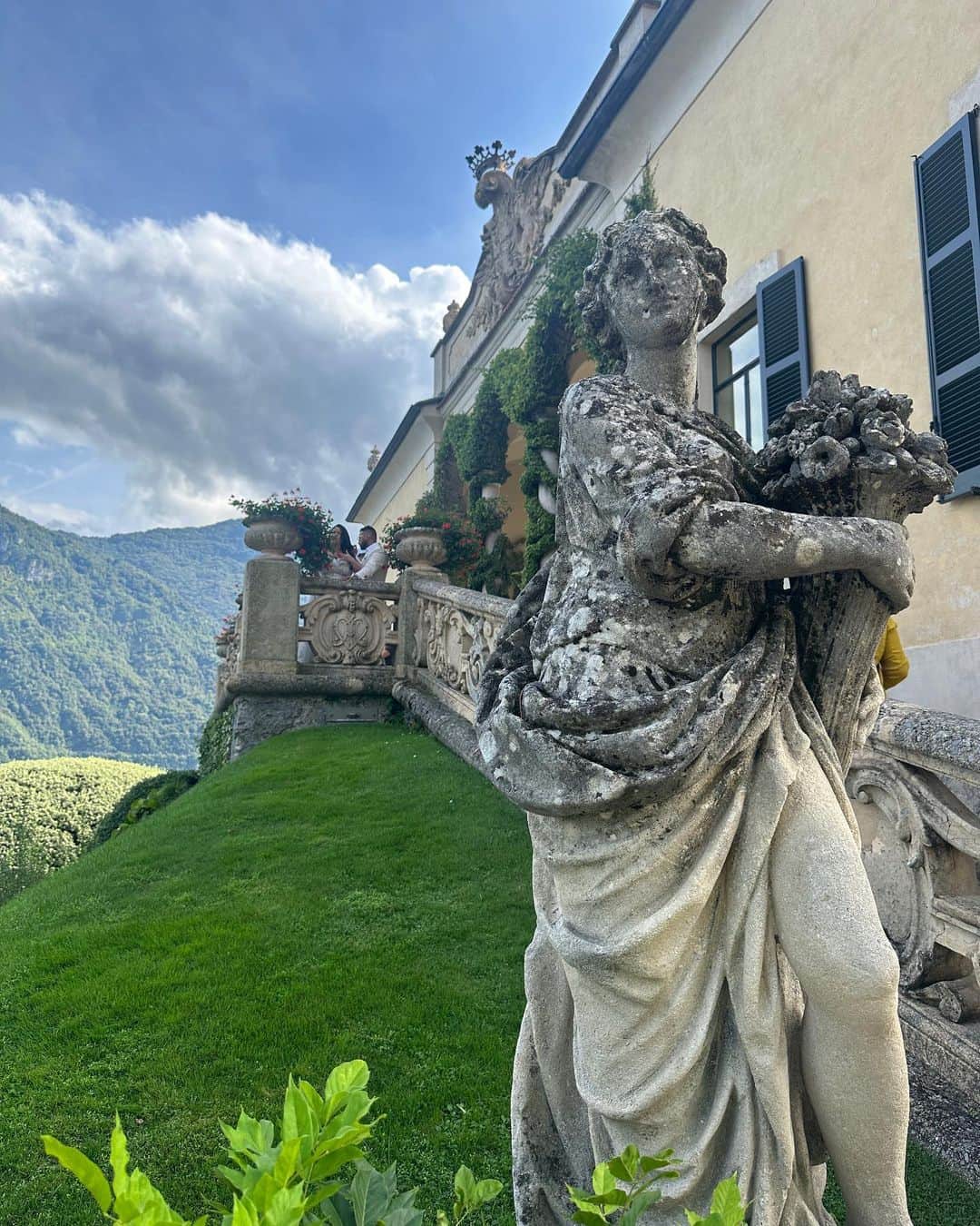 ウッラサヤー・セパーバンさんのインスタグラム写真 - (ウッラサヤー・セパーバンInstagram)「Golden hour, spectacular. ต้นไม้ที่ Villa Balbianello, spectacular!  #yyinit」9月20日 18時25分 - urassayas