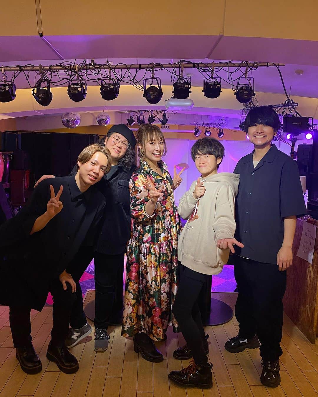 浅井未歩のインスタグラム：「🔥ワンマンライブまであと1か月🔥  去年開催したワンマンの様子の一部あげてみる💡来てくれたみんながストーリーズにシェアしてくれたもの！🥹💕  去年は逆サプライズ？で お客さんからティアラのおもちゃとスティックのプレゼントを頂いたので 急遽付けながら歌いました。笑  ストーリーズにはあげたけど、 昨日新曲が完成しました😆😆😆 配信日については後日✨  グッズの発表もしなきゃだし、 のこり1か月でバタバタとお知らせしていくね🙌  ῀῀῀῀῀῀῀῀῀῀῀῀῀῀῀῀῀῀῀῀῀῀῀῀῀῀῀῀῀῀῀῀῀῀῀῀῀῀῀῀῀῀῀῀῀῀῀῀῀῀῀῀  浅井未歩ワンマンライブ2023 〜あなたの心がととのうライブ〜  ■開催日：2023年10月20日（金） ■開場18:30　開演19:00  開催場所:cube garden 北海道札幌市中央区北2条東3丁目2-5  ■チケット２種類  ①通常チケット 前売り4,000円（税込） 当日4,500円（税込）  ②グッズ全部のせチケット 9,500円（税込） グッズ４種と当日のチケットがセットに！ ※通常購入よりも500円お得！ ※最優先で入場案内します  ●グッズ４種　内訳 ・Tシャツ ・温泉タオル ・ステッカー２種類 ・アクリルホルダー  Newキャラクター「ミホッピー」のグッズ （旭川市のシンボルキャラクター「あさっぴー」作者ナカシマヨシカプロデュース）  ①②同様 ワンドリンク別途600円  ■チケット販売場所 ローソンチケット(Lコード：11657） ほか購入フォームはこちらから https://lit.link/asaimiho  または Instagramプロフィールリンクから @asaimiho____24   ■全自由  ■バンドメンバー Key ナカムラジュンキ Bass 木村ケイコ Drms 森とも大 Gt 藤田ユウト  ῀῀῀῀῀῀῀῀῀῀῀῀῀῀῀῀῀῀῀῀῀῀῀῀῀῀῀῀῀῀῀῀῀῀῀῀῀῀῀῀῀῀῀῀῀῀」