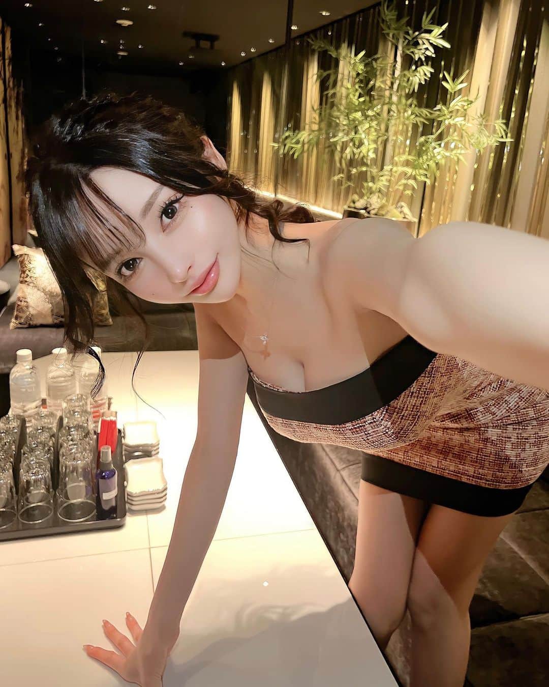 のインスタグラム：「このドレス好きでよく着てる💘  #六本木 #キャバクラ #キャバ嬢 #美人茶屋 #キャバドレス」