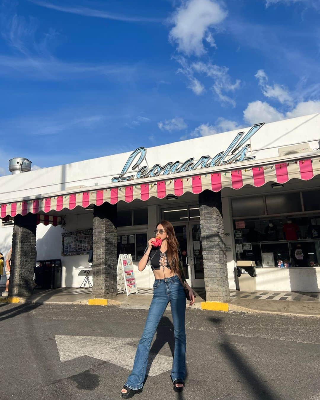 CHIHAのインスタグラム：「マラサダ好き❤️  #マラサダ #leonardsbakery #Hawaii」