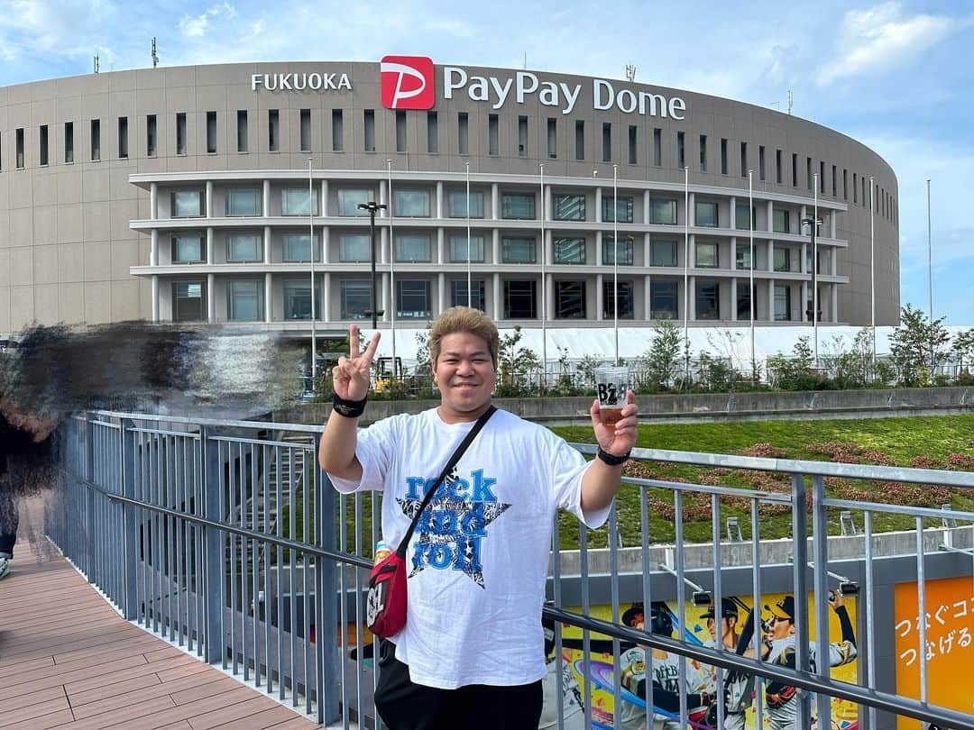こーすけさんのインスタグラム写真 - (こーすけInstagram)「福岡2DAY最高でした！  何人か全国のこーすけファンもいたぞ！  THANK YOU!!  #Bz #Bz35th #Pleasure2023 #STARS #福岡PayPayドーム」9月20日 18時45分 - kosuke_saiore