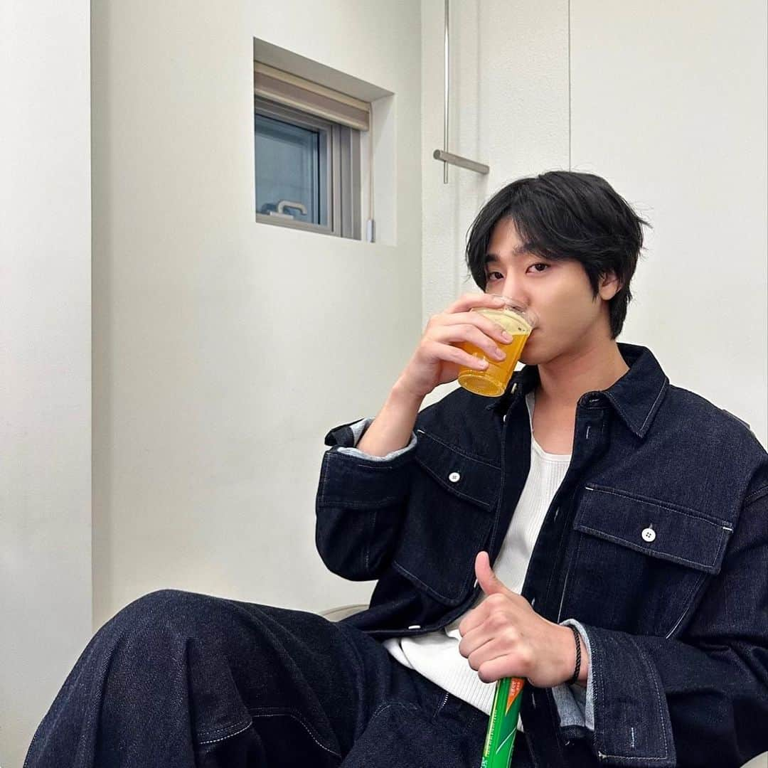 アン・ヒョソプさんのインスタグラム写真 - (アン・ヒョソプInstagram)「#berocca 💛」9月20日 18時56分 - imhyoseop