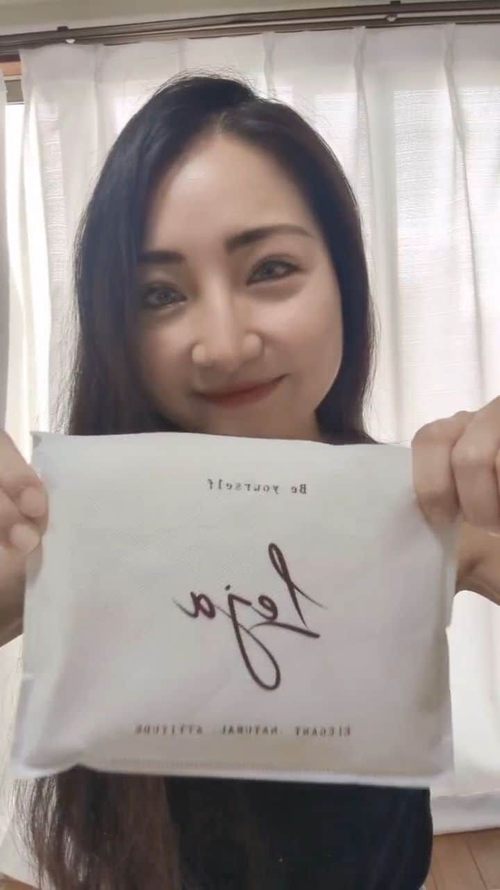 のインスタグラム：「履くだけで100パー瞬間桃尻メイクショーツにトライしたよ😊 . . 桃尻メイクショーツが3名様に当たる！ 履いた瞬間100%美尻体験を🍑 . 公式インスタグラム @leja_underwearをフォロー 指定の投稿にいいねする  期間9/27~9/29  ZOZO人気アイテムがついに一般販売開始！ 在庫限りでお得にGETできる全セット20%OFFのまとめ買いキャンペーンを実施中🍑  着用感は、普通のショーツと変わらない♥  #桃尻メイクショーツ #MOMOMAKE」
