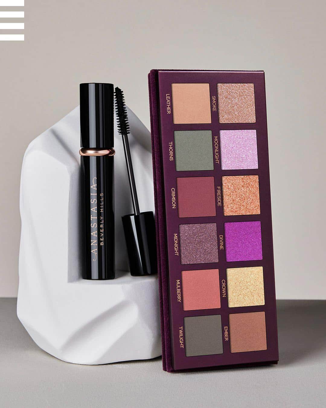 セフォラのインスタグラム：「Deux nouveautés à ajouter à votre panier de toute urgence 🛒 : la palette Fall Romance et le mascara Lash Sculpt ! Le combo idéal pour un regard intense signé @anastasiabeverlyhills 🔥⁣ ⁣ Uniquement chez Sephora.⁣ #SephoraFrance #SephoraLovesAnastasiaBeverlyHills #Makeup」