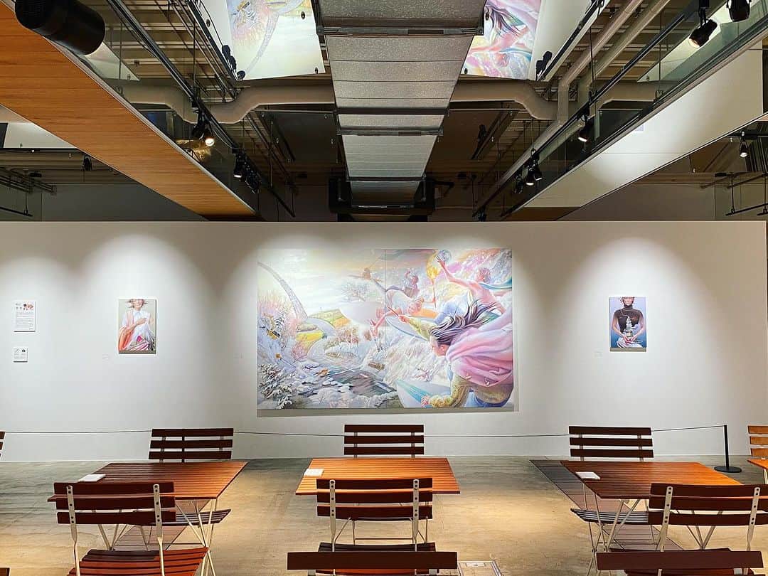 Warehouse TERRADA 寺田倉庫さんのインスタグラム写真 - (Warehouse TERRADA 寺田倉庫Instagram)「WHAT CAFE EXHIBITION vol.29  現在、東京・天王洲にあるWHAT CAFEでは、若手作家を中心に世代、活動拠点の異なる19名の作家を紹介する展覧会を開催中です。 各々の芸術実践を通して、世界との関係を考察し、作品を現実に戻すことで再び世界との関係性を結び直そうと試みる各作家たちの取り組みと作品を、是非ともこの機会にご覧ください。  タイトル：WHAT CAFE EXHIBITION vol.29 展示期間：2023年9月17日（日）～ 10月1日（日） 出展アーティスト（敬称略・五十音順）：AKITO NARA、芦川瑞季、上原一真、大沼寛明、奥村彰一、キョウダカンジ、栗原莞爾、國分莉佐子、小林由、斉木駿介、佐々木怜央、郷祥、高野萌美、德田竜司、ナカバヤシアリサ、藤森詔子、松尾孝之、LILY NIGHT、U-ku 営業時間：11：00 ～ 18：00（最終日は17：00閉館） 入場料：無料 企画協力：WHYNOT.TOKYO  詳細はこちら https://cafe.warehouseofart.org/exhibition/what-cafe-exhibition-vol-29/ @whatcafe_terrada   #WarehouseTERRADA #寺田倉庫  #WHATCAFE #ワットカフェ #天王洲 #天王洲アイル #キャナルイースト #アート #現代アート #アートシティ #アートギャラリーカフェ #Tennoz #Art #artcafe #artgallery #contemporaryart #artcity」9月20日 19時01分 - warehouse_terrada