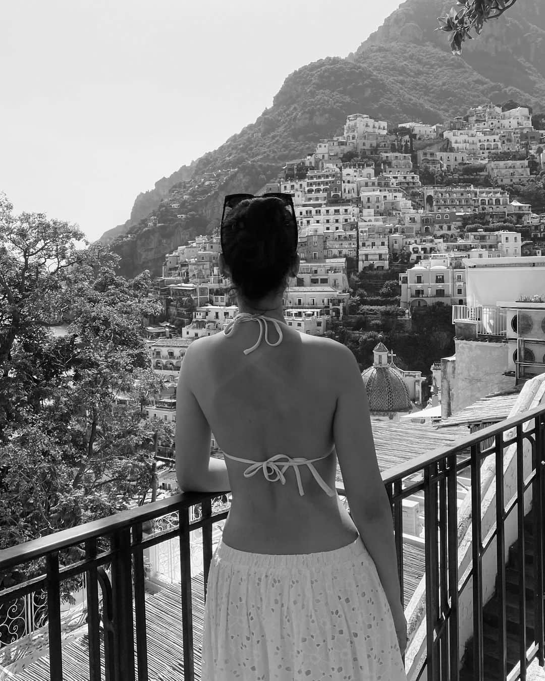 青山ケイトさんのインスタグラム写真 - (青山ケイトInstagram)「A very obvious tan line in positano」9月20日 19時04分 - aoyamakate