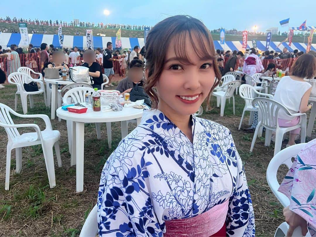 のインスタグラム：「. 夏の終わりに花火大会🤍 楽しかった〜✨‼︎ みんなの今年の夏の思い出教えてーっ🥰💗」