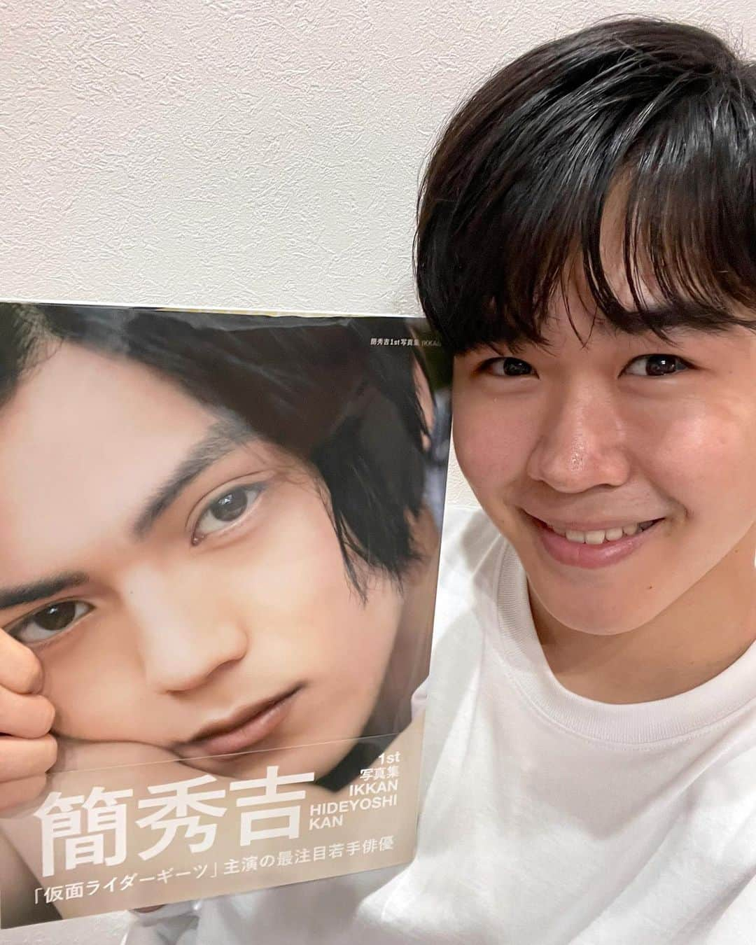 鈴木福さんのインスタグラム写真 - (鈴木福Instagram)「簡秀吉の写真集「IKKAN」をもらっちゃいました！！ かんちゃんのかっこいい姿見れちゃいますよ笑 みんなゲットしてね〜！  #簡秀吉 #写真集 #IKKAN」9月20日 19時10分 - s_fuku_te