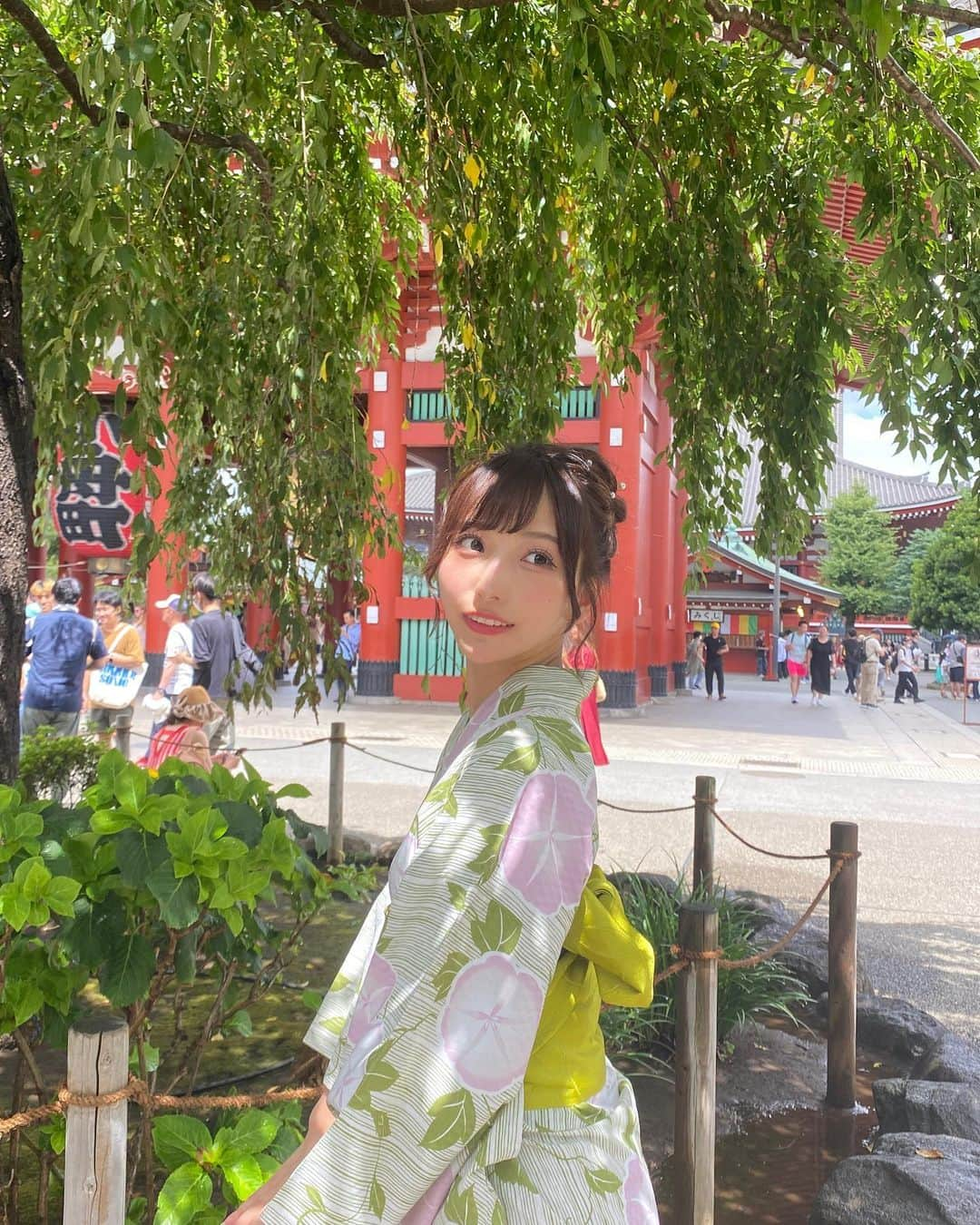 中野ゆいなさんのインスタグラム写真 - (中野ゆいなInstagram)「浴衣デート🌿‪‪❤︎‬ 浅草のメンチってほんと美味しいよね🥺」9月20日 19時16分 - nkn_0125