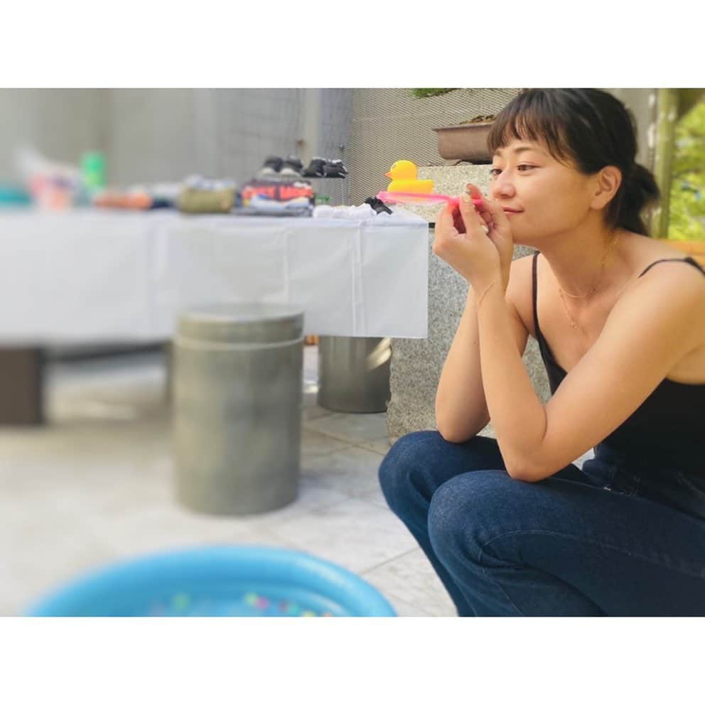 原川愛さんのインスタグラム写真 - (原川愛Instagram)「きっと一般的に言う夏らしいこと、唯一これ！ アヒルすくい。笑  浴衣も着てないし 花火も見てないし お祭りも行ってないし プールも行ってないし 海、川は…行っけど入ってない。笑  あれー？？おかしいなぁ〜。笑  夏っていつまで？ まだ間に合いそ？  あっ！でも ラジオ体操の良さにたくさん触れて 大自然にも触れた夏。 いろいろ凄かったんだー✌︎ 十分夏満足している自分がいる☺︎」9月20日 19時18分 - aiharakawa93